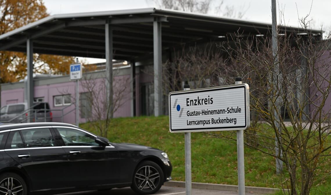 Eine der Schulen, die in den gemeinsamen Schulcampus von Stadt und Kreis integriert werden sollen, ist die Gustav-Heinemann- Schule des Enzkreises. Foto: Bott