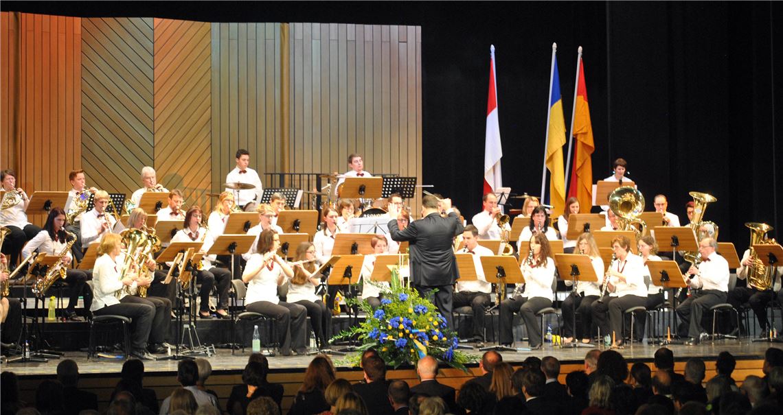 Eine der letzten Veranstaltungen im Mühlehof: der Neujahrsempfang mit großem Konzert des Musikvereins Enzberg.   Foto: Stahlfeld