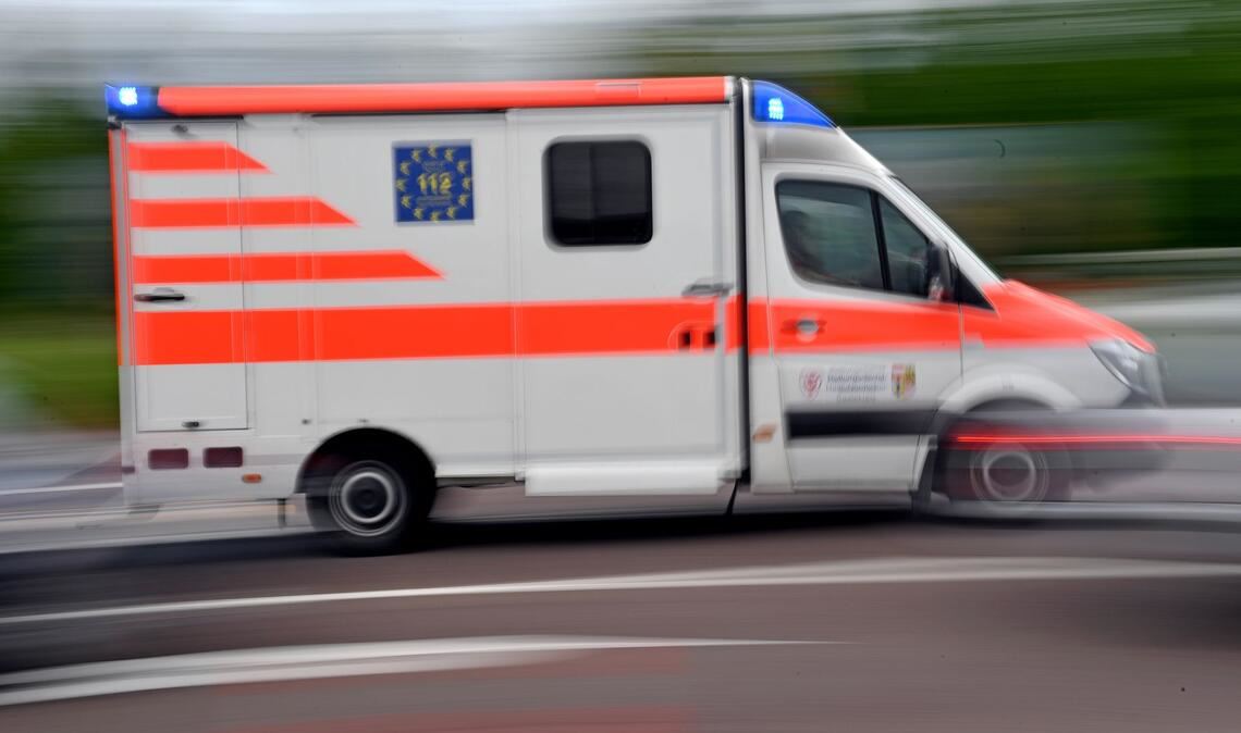 Eine deutsche Touristin wurde in Griechenland von einem herabstürzenden Balkon getroffen und starb. (Symbolbild)