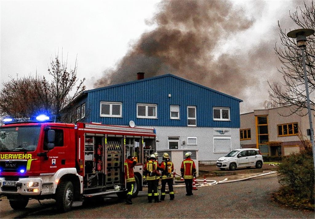 Großeinsatz in Galvanikbetrieb