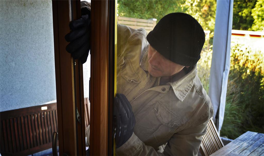 Eine gekippte Terrassentür ist eine Einladung zum Einbruch. Foto: Archiv