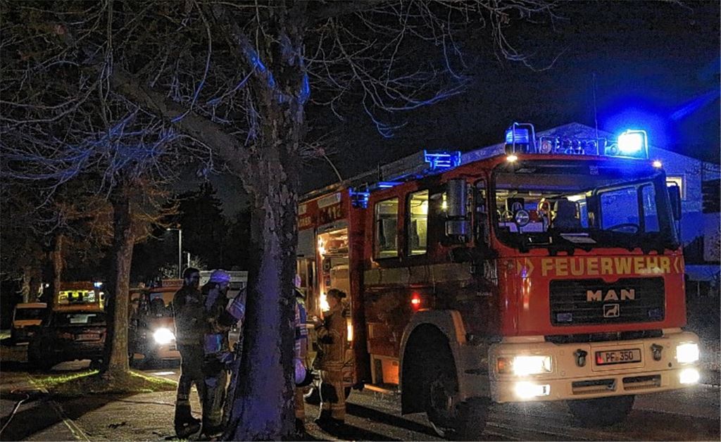 Feuerwehr findet toten Mann im verrauchten Haus