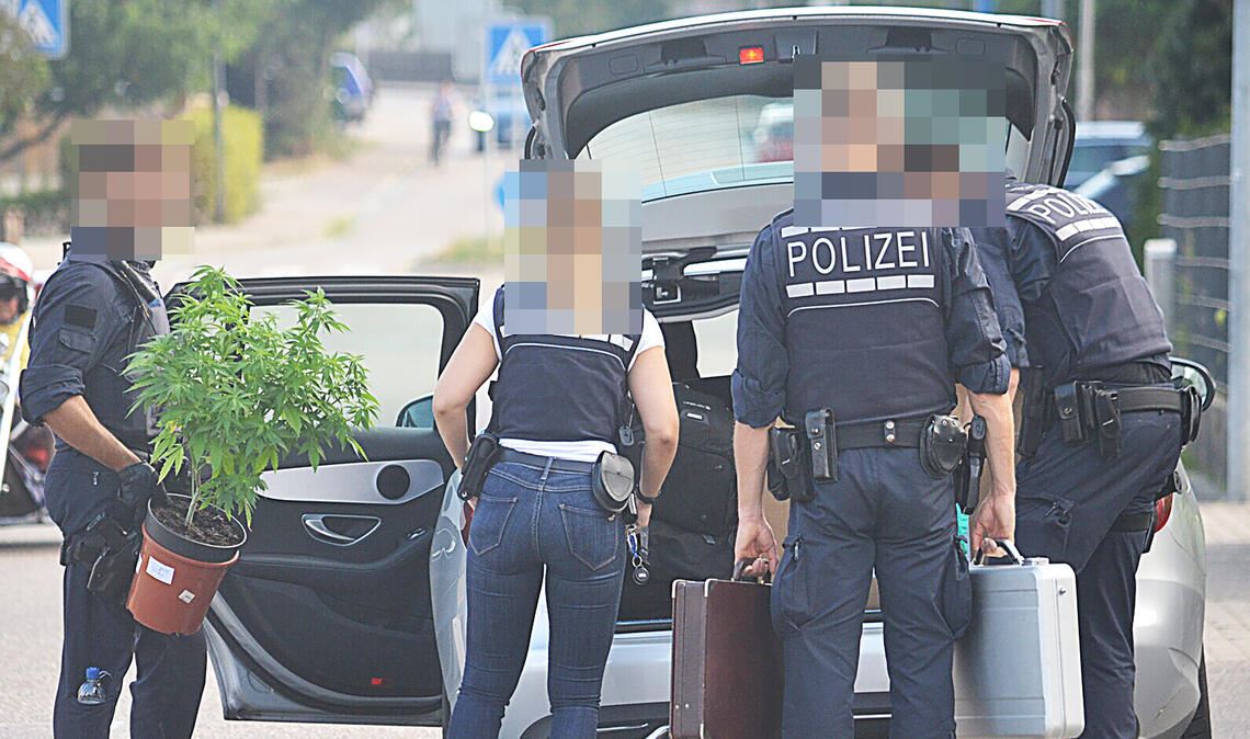 Eine großangelegte Razzia spielt sich im August 2020 in Wurmberg (Foto), Illingen, Mönsheim, Birkenfeld, Keltern, Pforzheim und Vaihingen ab. Über 100 Beamte durchsuchen die Wohnungen und Lagerräume von sieben Beschuldigten und stoßen dabei neben anderen Drogenvorräten auch auf eine Marihuana-Plantage. Foto: Archiv