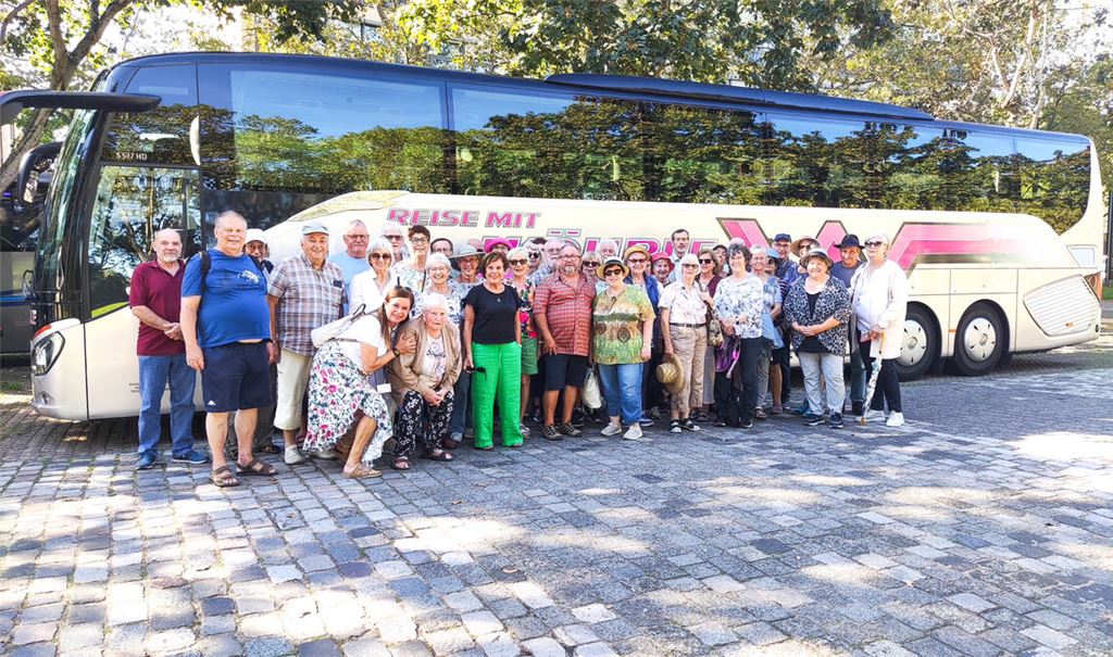 Eine große Gruppe macht sich im Bus auf Richtung Mannheim, um dort die Bundesgartenschau zu besuchen. Foto: privat