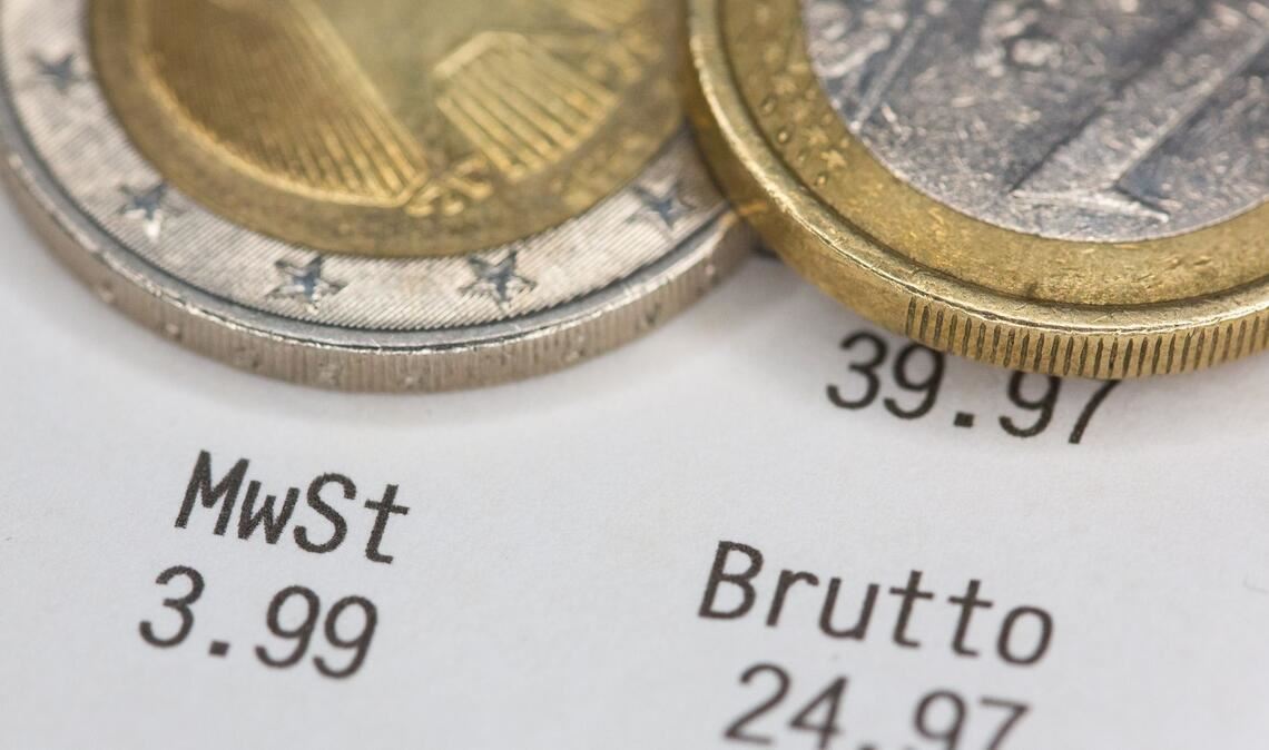 Eine höhere Mehrwertsteuer würde Einkaufen teurer machen. (Illustration)