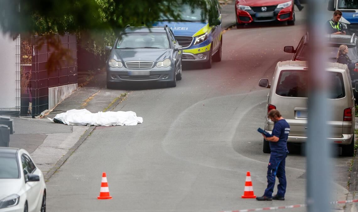 Eine nach der Bluttat festgenommene Frau ist wieder auf freiem Fuß.