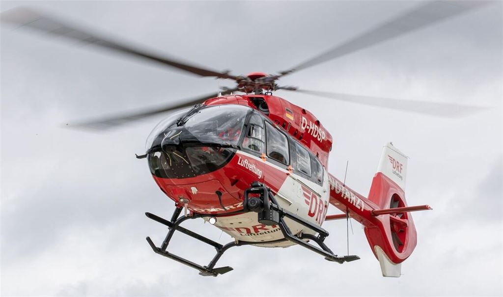 Eine schwer verletzte Seniorin wurde per Hubschrauber in eine Klinik geflogen. (Symbolbild)