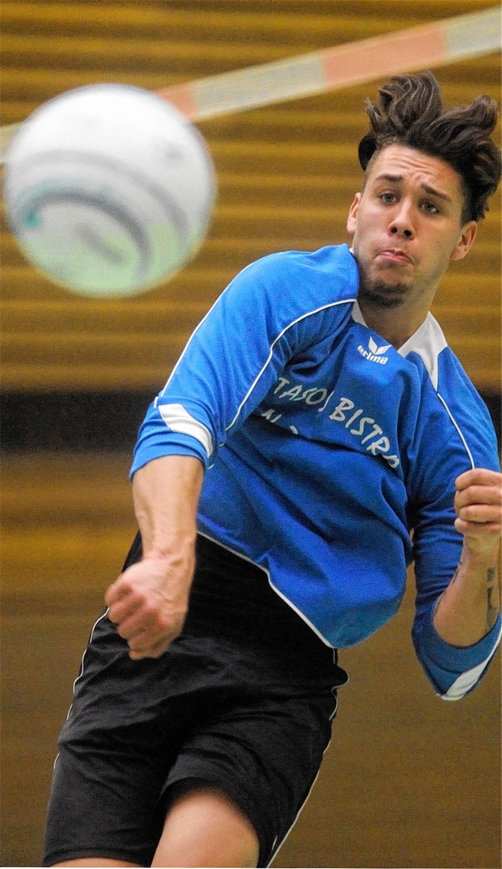 Faustballer des TV Enzberg starten mit Teilerfolg