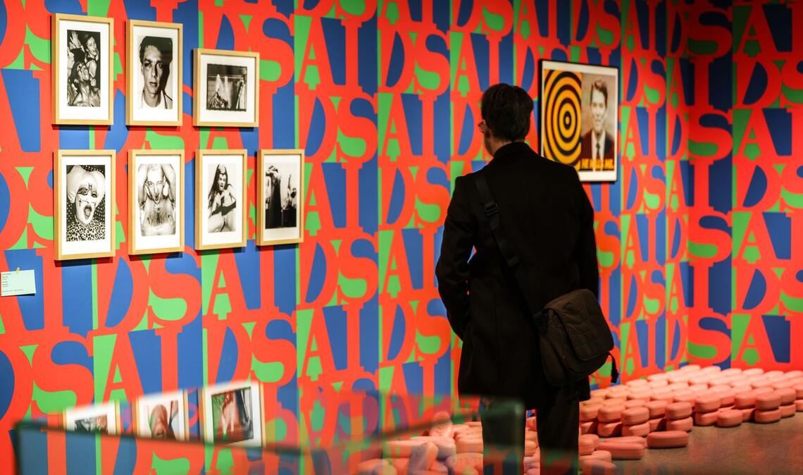 Eine umfangreiche Ausstellung in der Bundeskunsthalle erzählt die Geschichte der Sexarbeit.