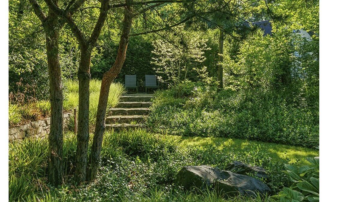 Eine weitere Anerkennung ging an die WKM Landschaftsarchitekten GmbH mit dem Projekt „Stiller Garten mit Waldcharakter“ am Niederrhein.