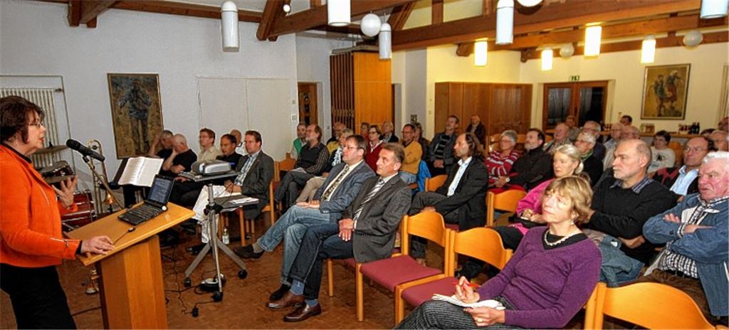 Einen Einblick in nachhaltige Geldanlagen, die die klassischen Kriterien der Rentabilität, Liquidität und Sicherheit um ökologische, soziale und ethische Bewertungspunkte ergänzen, gibt bei den Dürrmenzer Gesprächen“ die Finanzjournalistin Barbara Sternberger-Frey. 