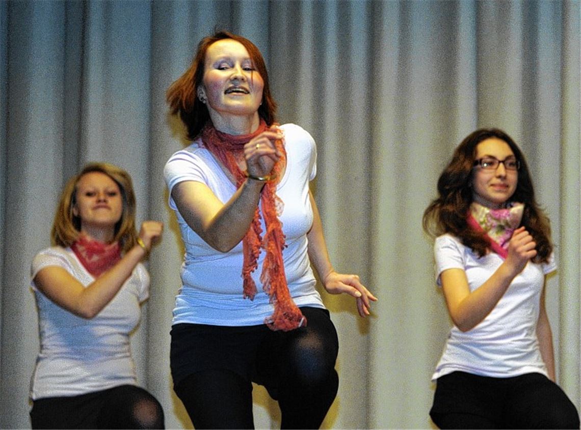 Einen Unterhaltungsabend mit viel Schwung erleben rund 200 Gäste des TSV.