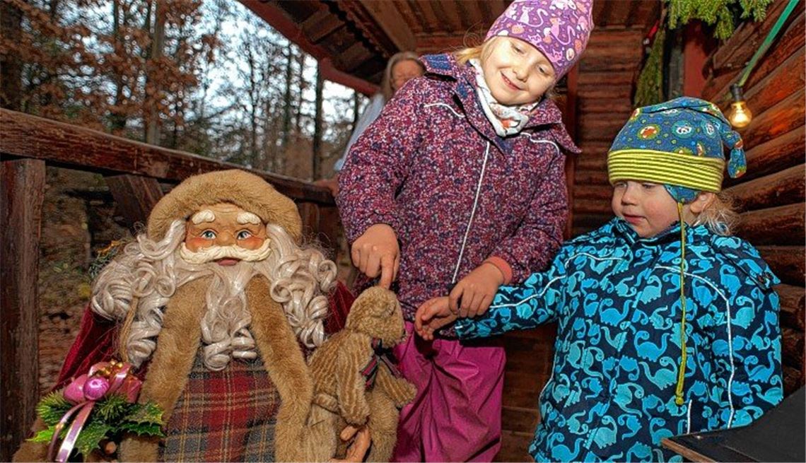 Waldweihnacht wärmt die Herzen Waldweihnacht wärmt die Herzen