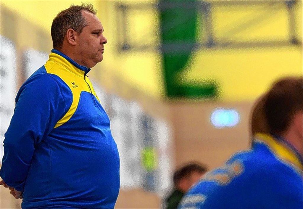 Blau-Gelb verpasst Abschiedsgeschenk für Frank Oechsle