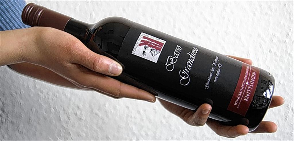 Einen vollmundigen Genuss versprechen die Verantwortlichen der Gottlob-Frick-Gesellschaft und der WG Knittlingen den Weinliebhabern, die den „Basso Grandioso“ ausprobieren. Wer möchte, kann sich auch beim nächsten Künstlertreffen am 17. und 18. Oktober ein Bild machen. Für die Matinee am Sonntag wird in Ölbronn mit Matti Salminen einer der derzeit berühmtesten Bassisten erwartet.