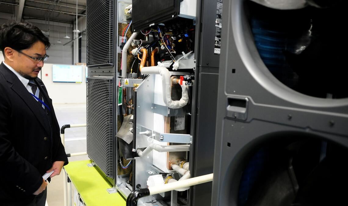 Panasonic eröffnet neue Wärmepumpen-Fabrik in Tschechien Einer der Hauptabsatzmärkte für die Wärmepumpen ist Deutschland, das rund 70 Kilometer entfernt liegt.