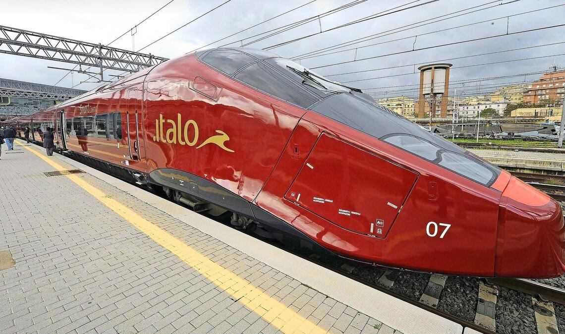 Einer der Vorzeigezüge von Italo, aufgenommen in Rom