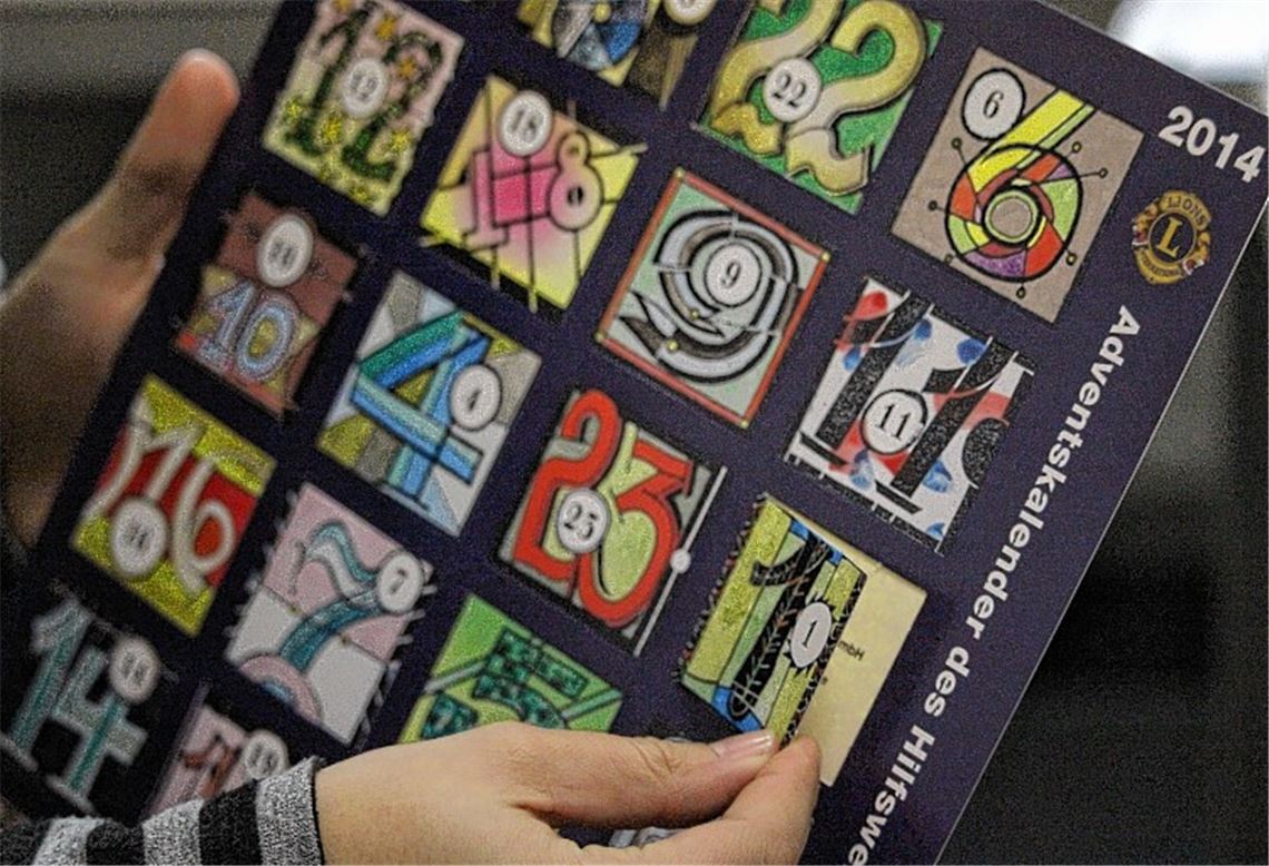 Einer von 2000 Adventskalendern des Hilfswerks Lions Club Mühlacker. 