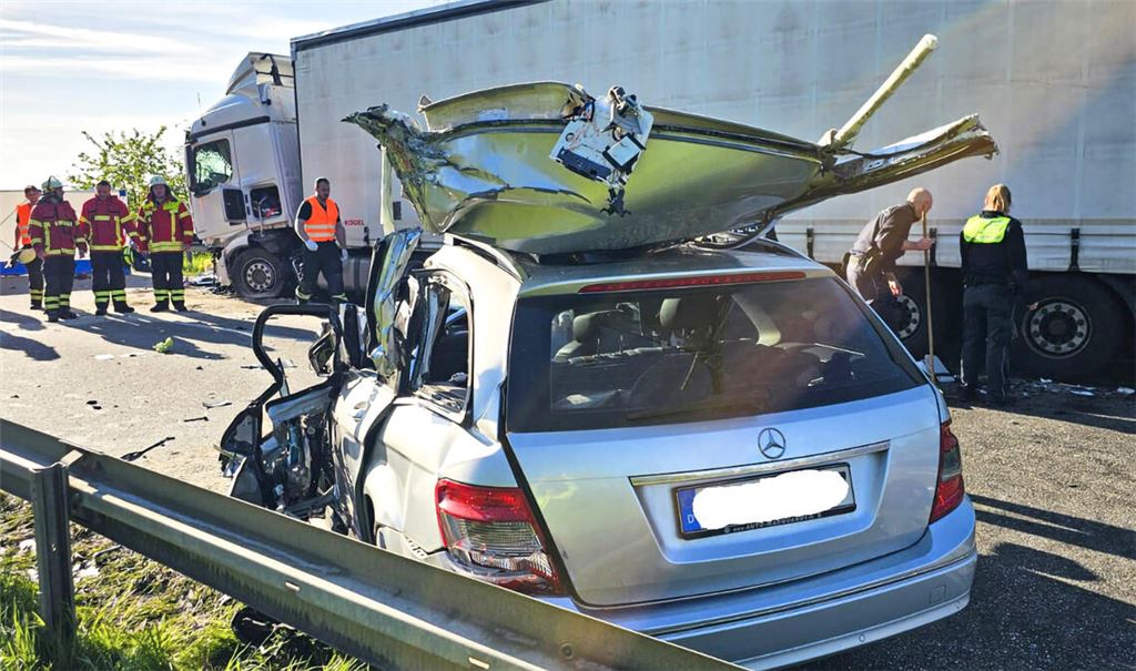 Einer von vier Frontalzusammenstößen mit tödlichem Ausgang im Enzkreis im vergangenen Jahr ereignet sich Ende April auf der B35 zwischen Maulbronn und Schmie. Foto: Archiv