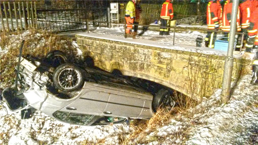 910_0008_125082_p_Unfall_Diefenbach