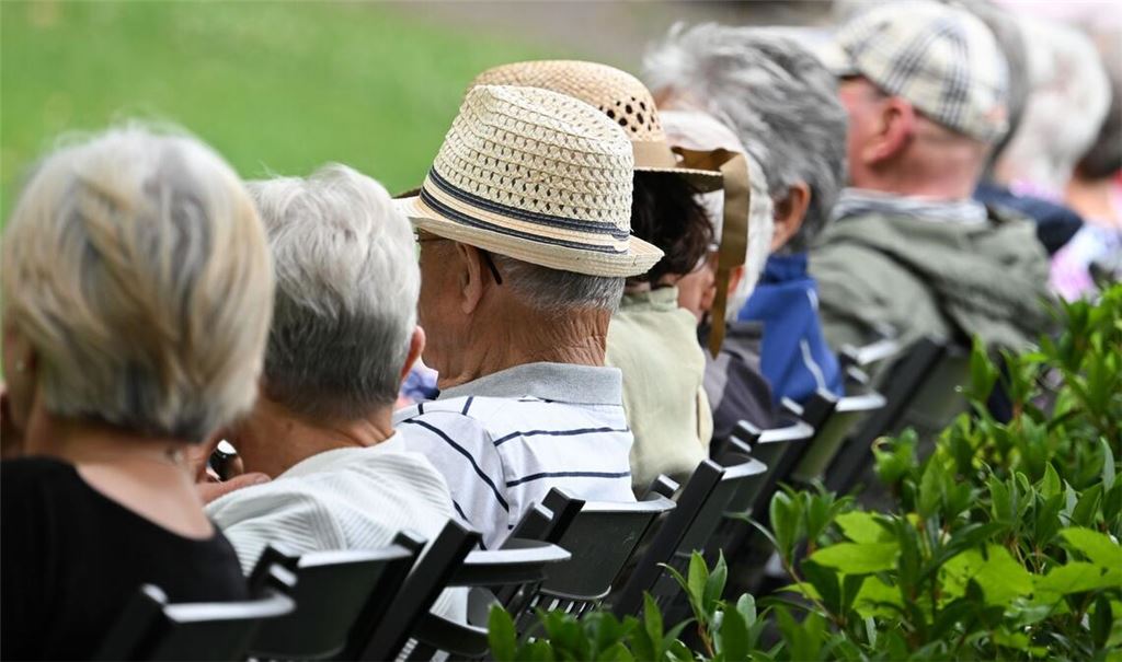 Einige wollen länger arbeiten: Rentner in Deutschland. (Archivbild)