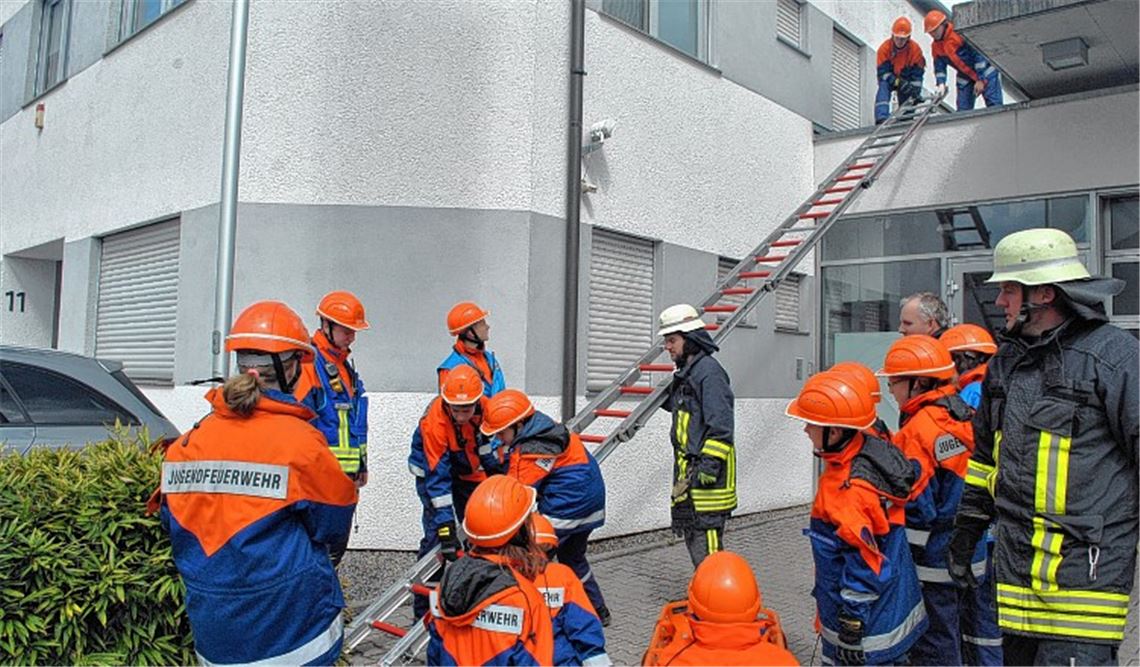Feuerwehrnachwuchs zeigt sein Können