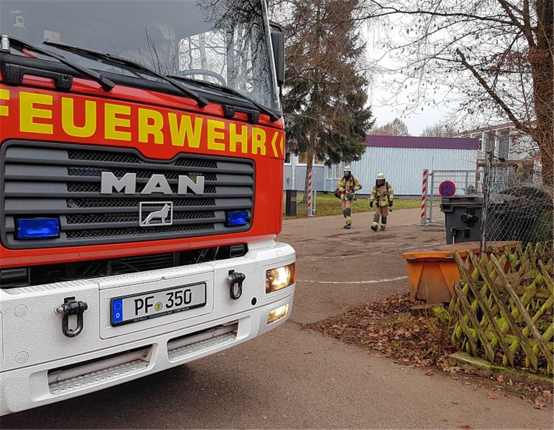 Feuerwehr rückt zur Grundschule aus