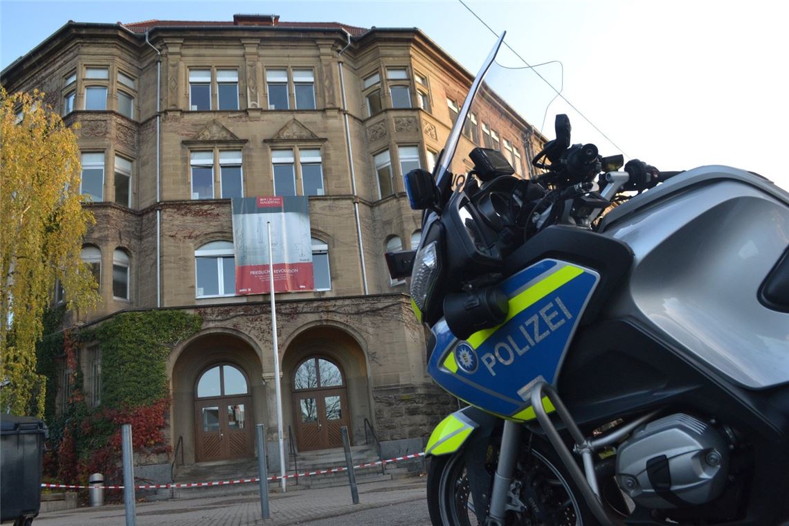 910_0008_182907_myro_Bedrohungslage_Schule_Pf_6_