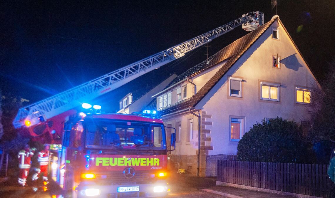 Einsatz im Pflegmühleweg in Knittlingen. Foto: Fotomoment