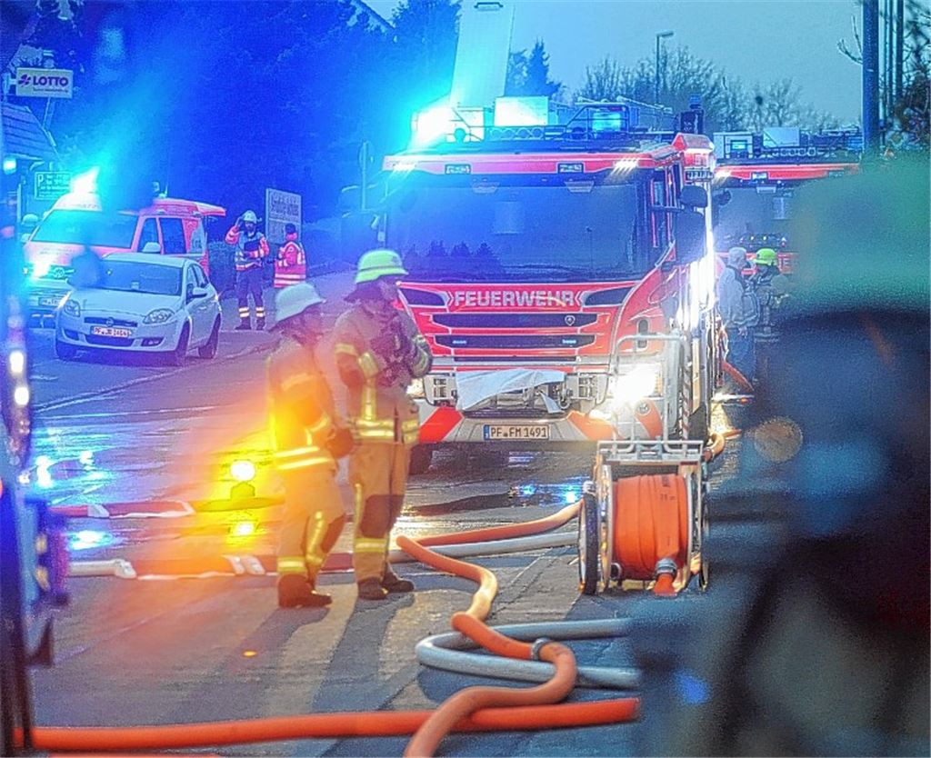 Feuerwehr übt im Abbruchhaus