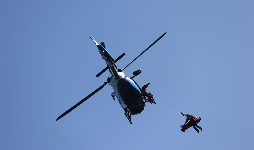 Einsatzkräfte der Bergwacht retteten den Wanderer. (Symbolbild)