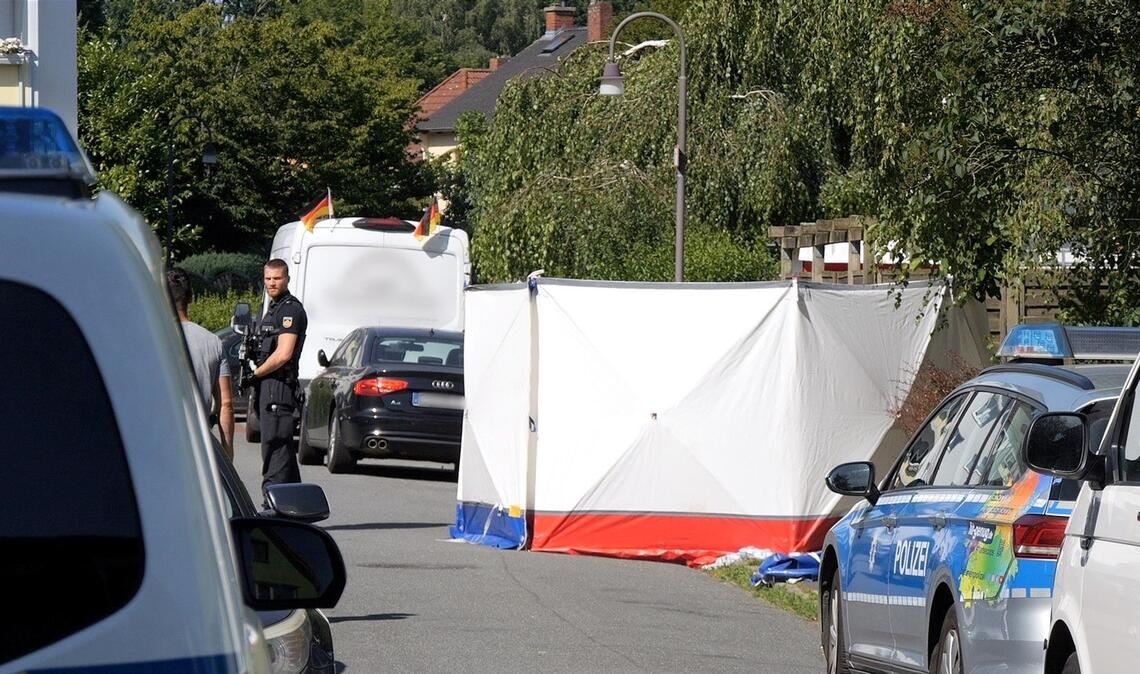 Einsatzkräfte gehen von einem Gewaltverbrechen aus.