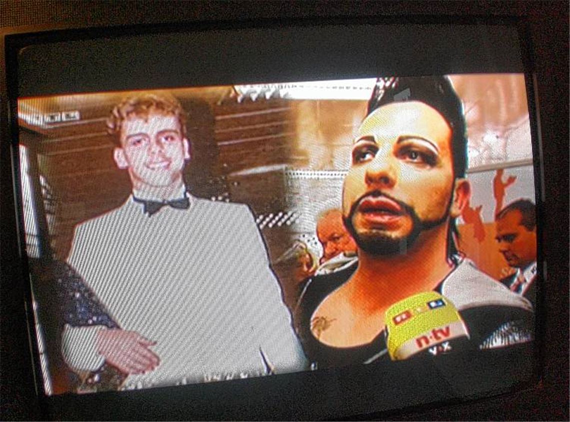 Einst und heute: Harald Glööckler in Mühlacker vor der RTL-Kamera.