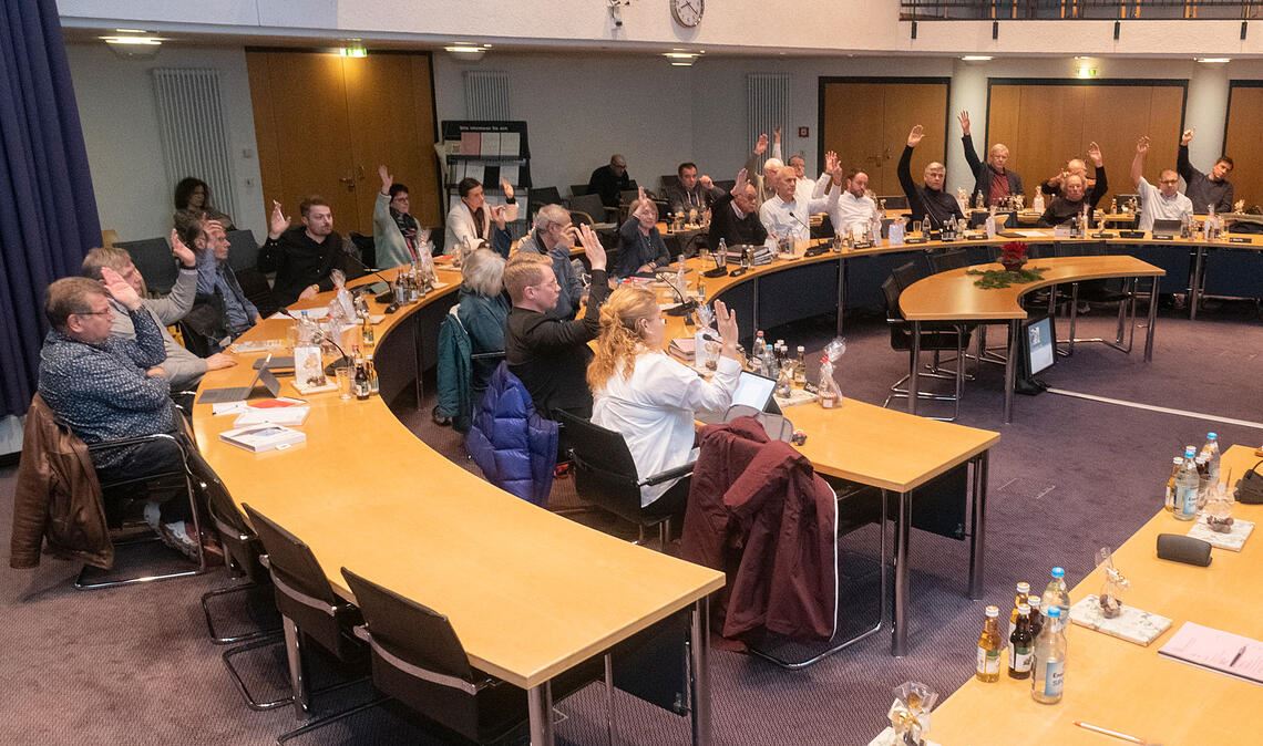 Einstimmig geht die letzte Finanzplanung unter der Ägide des scheidenden Rathauschefs Frank Schneider über die Bühne. Foto: Fotomoment