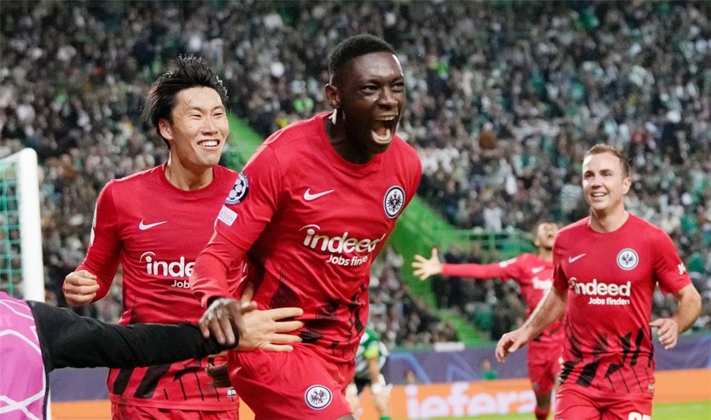 Eintracht Frankfurt steht im Achtelfinale der Champions League.