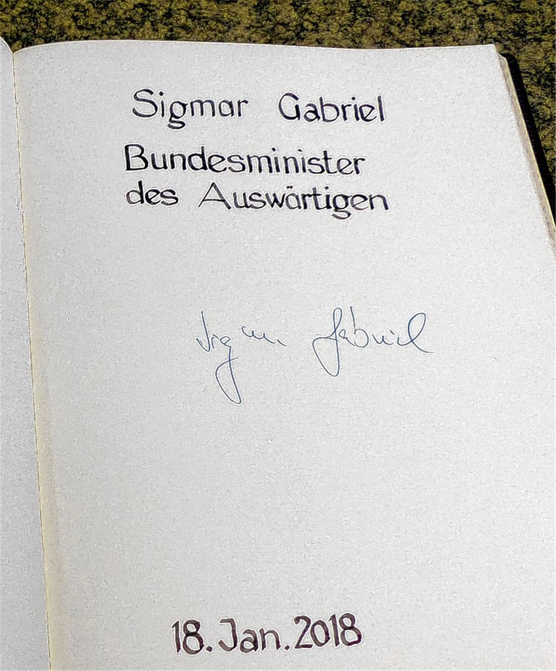 Eintrag ins Goldene Buch der Stadt Mühlacker.