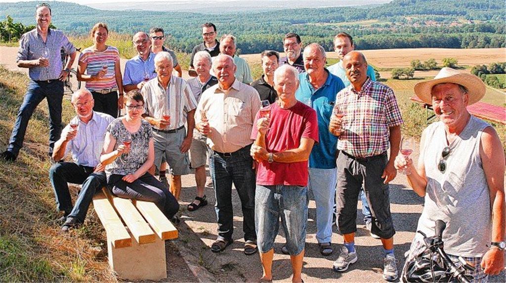 Neue Bänke in schönster Aussichtslage