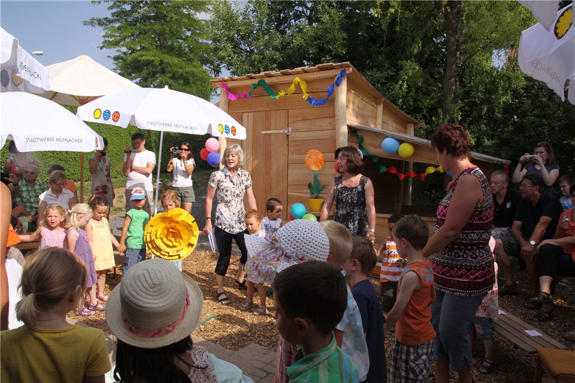 Einweihung des Spielhauses im städtischen Kindergarten an der Mühlacker Planckstraße: Hier sollen in Zukunft auch Zweijährige aufgenommen werden. (Archivfoto: Franz)