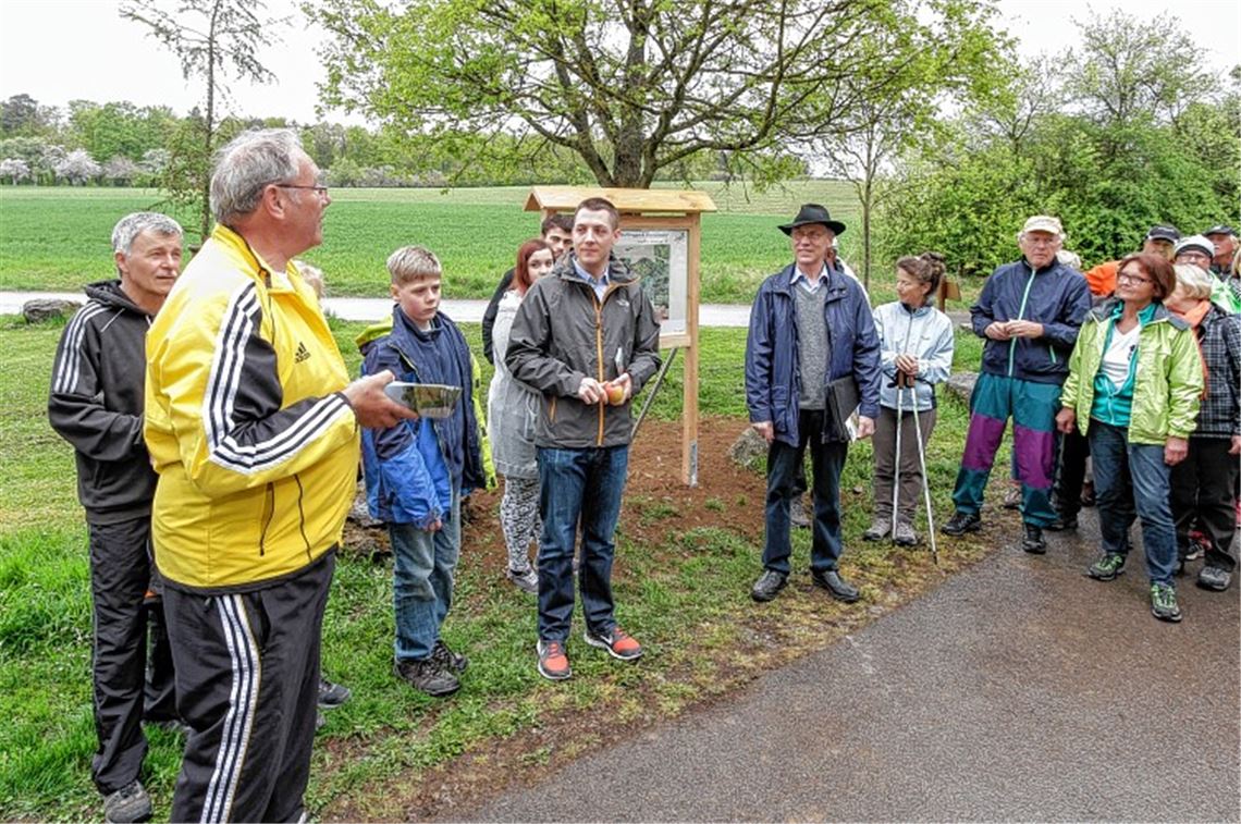 Einweihung des Wanderparks an der Vorbergblickhütte.