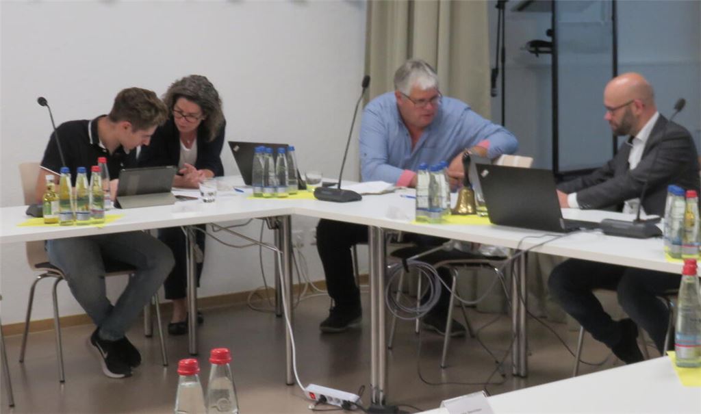 Einweisung für Luis Burkhardt (li.). Foto: cb