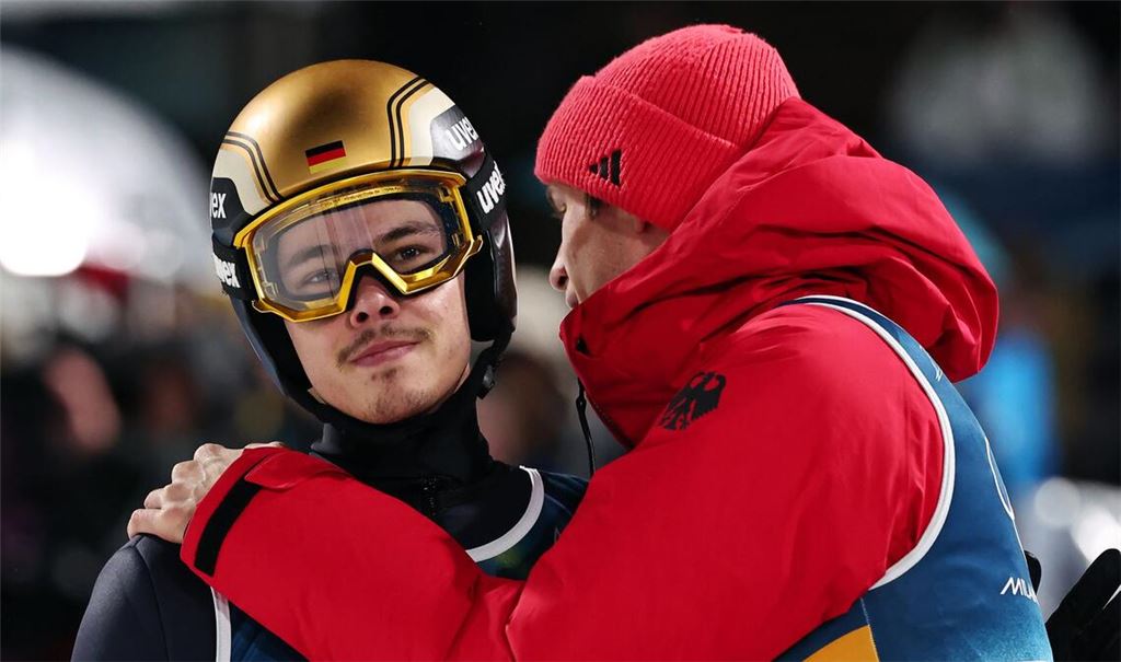 Einzel-Olympiasieger Philipp Raimund (l) und Andreas Wellinger (r) gehören zum deutschen Super-Team-Aufgebot.