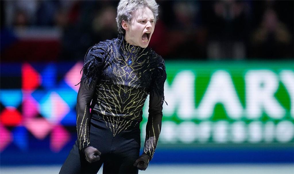 Eiskunstlauf-Superstar Ilia Malinin schrie seine Freude nach einer tollen Kür heraus.