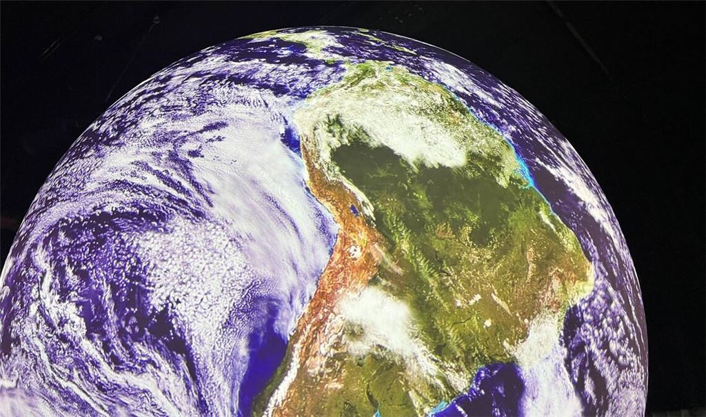 El Niño und La Niña begünstigen Extremwetter in vielen Weltregionen. El Niño treibt die globale Durchschnittstemperatur in die Höhe, während La Niña einen kühlenden Effekt hat.