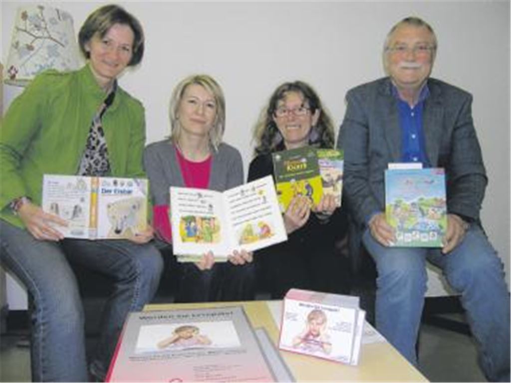 Elli Marx, Lidia Kirschner, Barbara Polzer und Eberhard Reschke (v. li.) wollen den Spaß am Lesen wecken. Foto: Becker