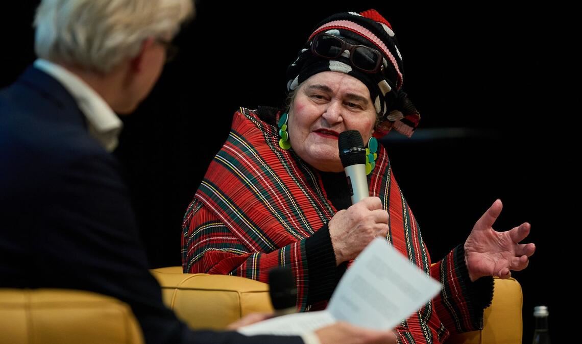 Elvira Bach beim „Über Kunst“-Gespräch in der Staatsgalerie Stuttgart