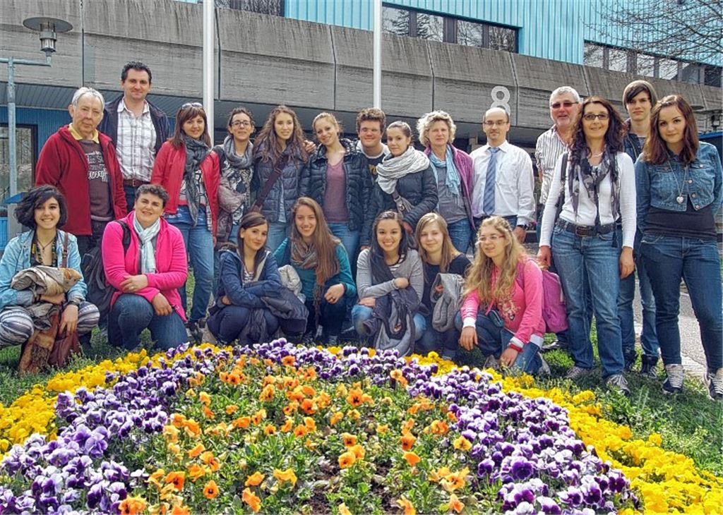 Empfang beim Bürgermeister: Gemeinsam mit Vertretern des Partnerschaftsvereins heißt Harald Eiberger die Gäste willkommen.