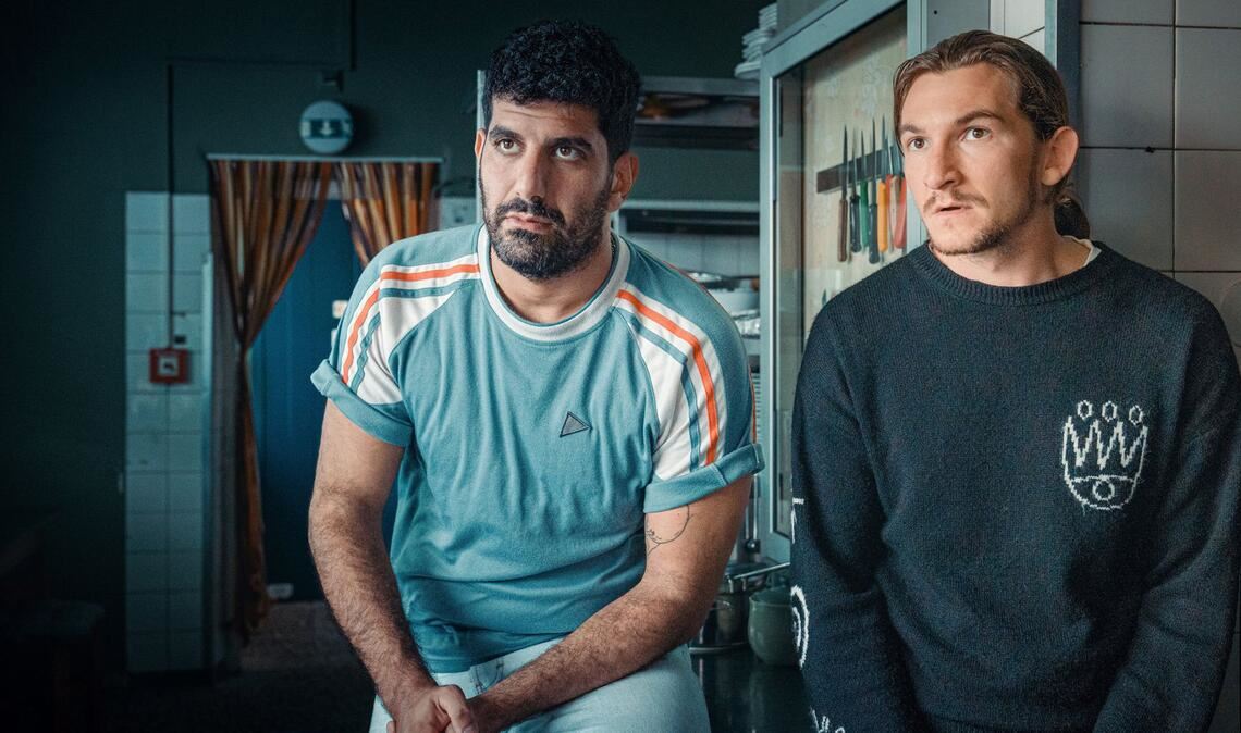 Emre Cakir (Rolle: Araz Barzani, li.), Augustin Groz (Rolle: Simon Rechnik).