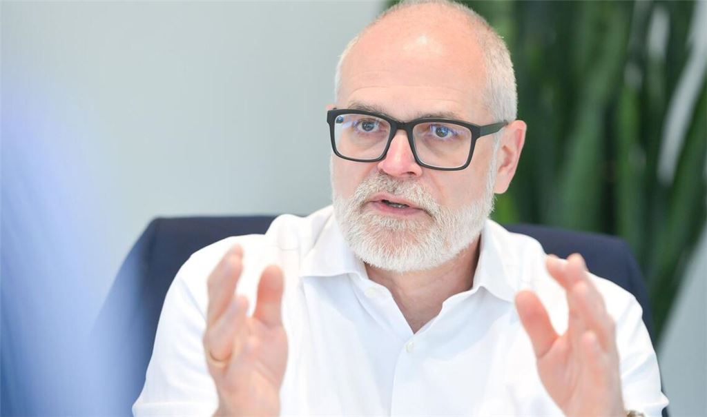 EnBW-Vorstand Dirk Güsewell verantwortet das Ressort „Systemkritische Infrastruktur und Kunden“.