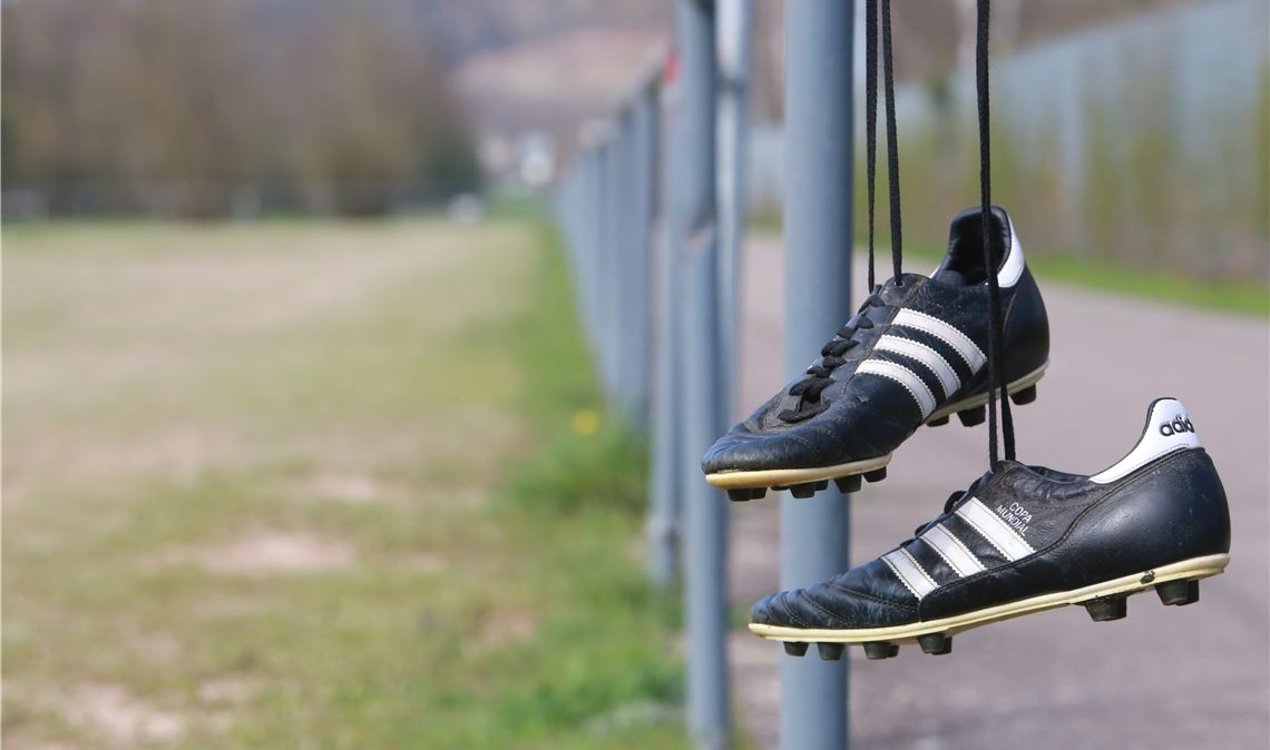 Ende Juli soll auf den Oberliga-Plätzen endlich wieder der Ball rollen, ab August beziehungsweise September nach und nach auch in den Spielklassen darunter.Archivfoto: Huber