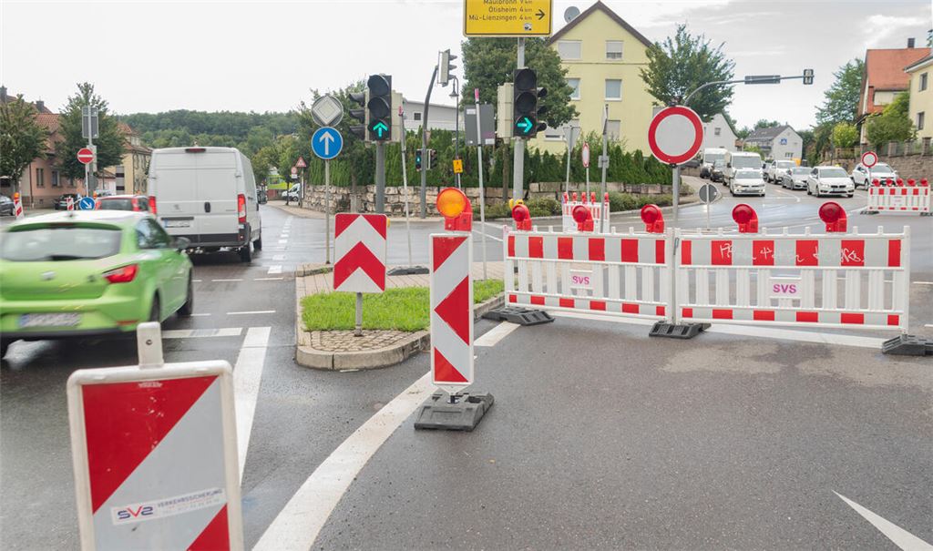 Ende der Baustelle: Diesen Samstag soll „aller Voraussicht nach“ die halbseitige Sperrung der Ötisheimer Straße enden. Foto: Fotomoment